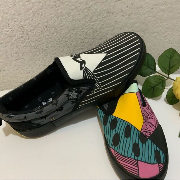 Disney X Ground Up Tim Burton's Nightmare Before Christmas Jack & Sally Loafer's - Picture 3 of 10
